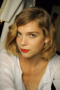 66c56b15315009.gif