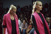 b5761329082394.gif