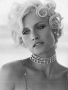 Amber Valletta